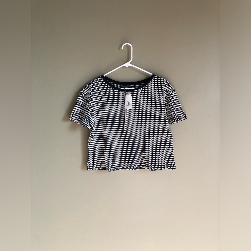 NWT Sanctuary Women Black & white Waffle Knit Crop Sweater Size Small